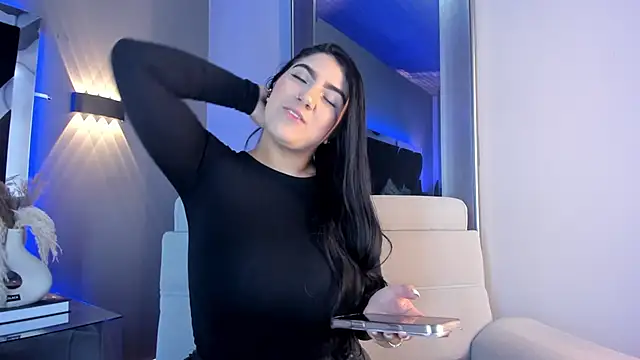 Snapshot of PaulinaDuarte chatting on 03/19/25, 11:28 PaulinaDuarte online show from 03/19/25, 11:28
