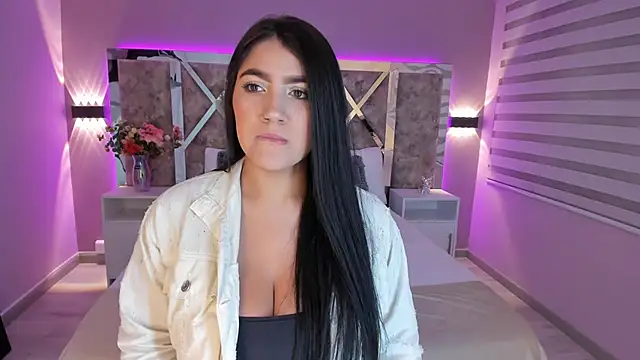 Snapshot of PaulinaDuarte chatting on 03/20/25, 11:38 PaulinaDuarte online show from 03/20/25, 11:38