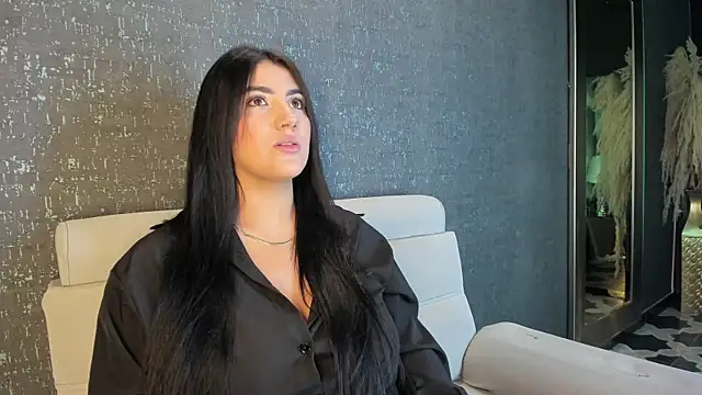 Snapshot of PaulinaDuarte chatting on 10/03/25, 11:40 PaulinaDuarte online show from 10/03/25, 11:40