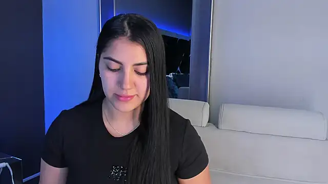 Snapshot of PaulinaDuarte chatting on 10/09/25, 12:03 PaulinaDuarte online show from 10/09/25, 12:03