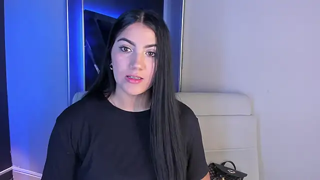 Snapshot of PaulinaDuarte chatting on 10/13/25, 07:03 PaulinaDuarte online show from 10/13/25, 07:03