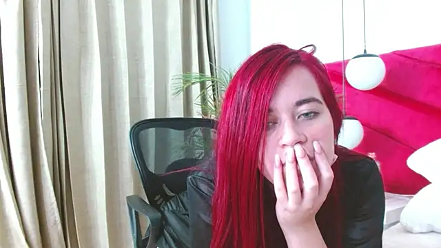 Snapshot of Sophie_ponce chatting on 05/13/26, 12:24 Sophie ponce online show from 05/13/26, 12:24