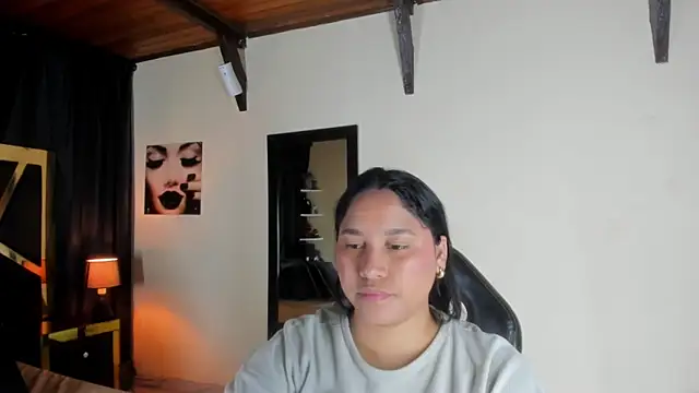 EmiliWilliams online show from 11/18/25, 10:36