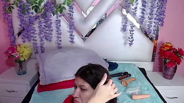 Perla Skinnyy online show from 12/20/24, 03:14