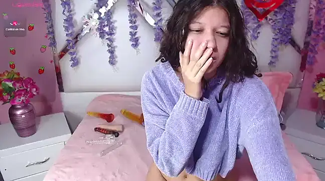 Perla Skinnyy online show from 02/22/25, 05:44