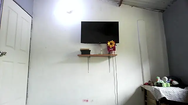 linzeysmith4 online show from 06/10/26, 07:02