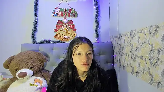 Snapshot of Emma-Wilson chatting on 12/30/24, 03:58 Emma-Wilson online show from 12/30/24, 03:58