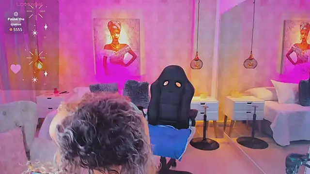 Shantall   online show from 11/10/25, 10:58