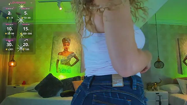 Shantall   online show from 11/20/25, 11:10