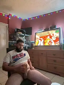 Snapshot of bigdickgio6923 chatting on 12/18/24, 09:51 bigdickgio6923 online show from 12/18/24, 09:51