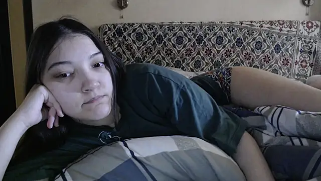 AlisaDevis online show from 12/31/24, 12:04