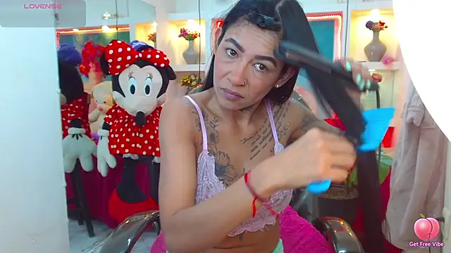 lorenapinto online show from 10/24/25, 11:50