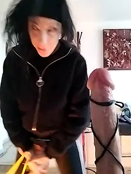 freyamoret online show from 02/04/25, 07:51