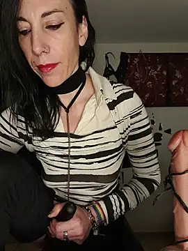 freyamoret online show from 04/20/26, 02:25