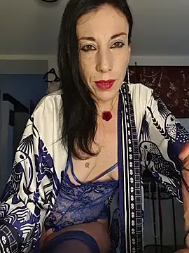 Snapshot of freyamoret chatting on 06/18/26, 03:40 freyamoret online show from 06/18/26, 03:40
