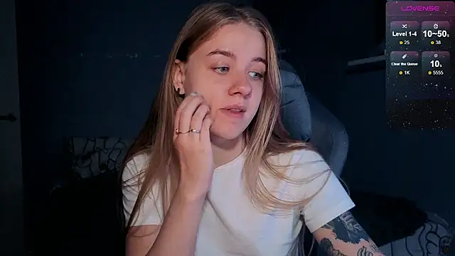 candy maggie online show from 10/28/25, 06:21