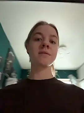 candy maggie online show from 11/17/25, 08:31