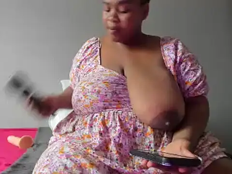 ThickLeeyanaX online show from 12/18/24, 03:44
