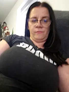 KristenVega online show from 10/26/25, 01:06