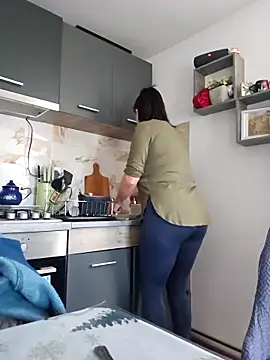 Snapshot of KristenVega chatting on 12/16/25, 08:19 KristenVega online show from 12/16/25, 08:19