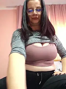 Snapshot of KristenVega chatting on 01/09/26, 01:47 KristenVega online show from 01/09/26, 01:47