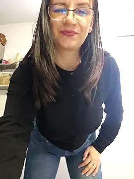 Snapshot of KristenVega chatting on 02/12/26, 11:05 KristenVega online show from 02/12/26, 11:05