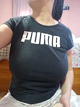 Snapshot of KristenVega chatting on 02/14/26, 07:38 KristenVega online show from 02/14/26, 07:38