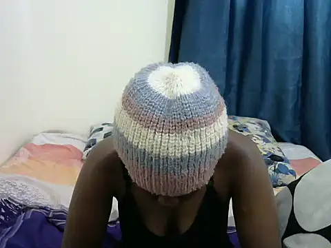 Snapshot of Kariselle- chatting on 03/16/25, 07:48 Kariselle- online show from 03/16/25, 07:48