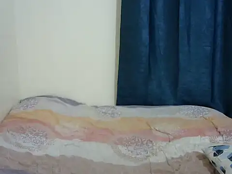 Snapshot of Kariselle- chatting on 10/11/25, 07:23 Kariselle- online show from 10/11/25, 07:23