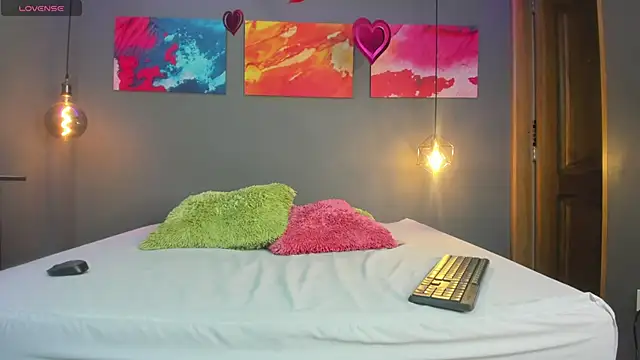 summer lee  online show from 12/14/24, 07:14