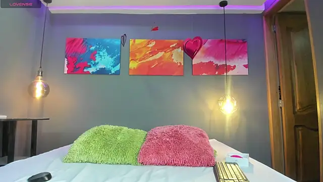 summer lee  online show from 12/26/24, 06:22