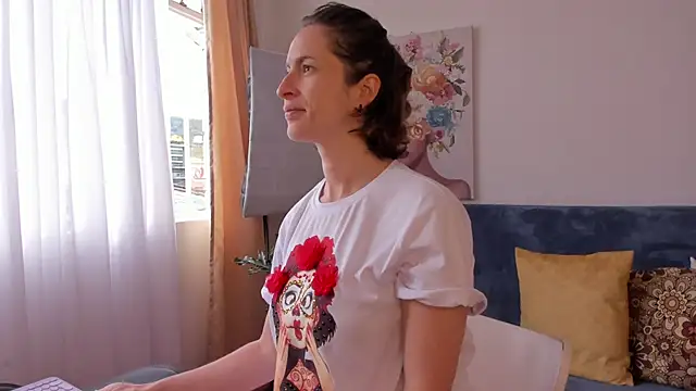 cuddlingbunny online show from 03/23/26, 02:43