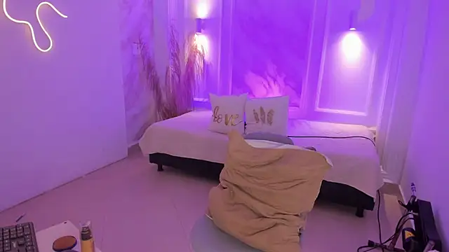 NastassjaCandy online show from 02/04/25, 07:11