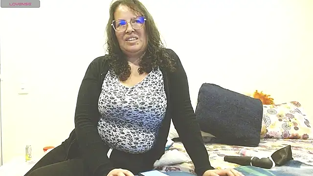 Snapshot of honeyhot_paty chatting on 03/15/25, 09:49 honeyhot paty online show from 03/15/25, 09:49