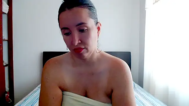 emely sexx20 online show from 12/04/25, 02:48