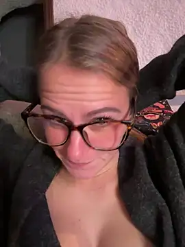 selenaluvv online show from 12/04/25, 04:05