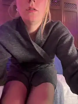 selenaluvv online show from 03/25/26, 04:02