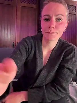 selenaluvv online show from 04/04/26, 03:09