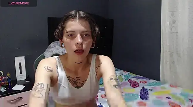 Snapshot of pretty_cristal69 chatting on 12/04/24, 12:30 pretty cristal69 online show from 12/04/24, 12:30