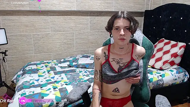 Snapshot of pretty_cristal69 chatting on 12/17/24, 02:12 pretty cristal69 online show from 12/17/24, 02:12