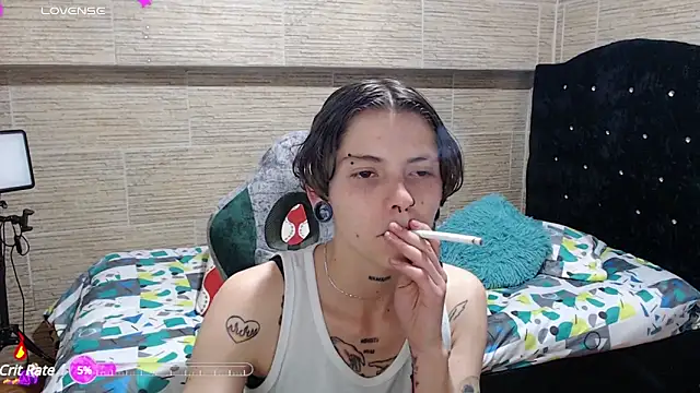 Snapshot of pretty_cristal69 chatting on 12/18/24, 03:15 pretty cristal69 online show from 12/18/24, 03:15