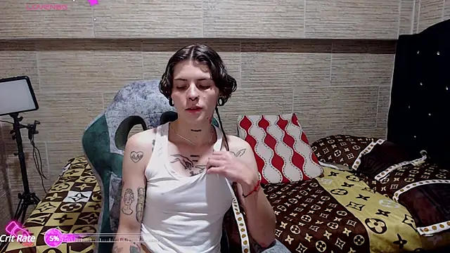 Snapshot of pretty_cristal69 chatting on 01/24/25, 02:07 pretty cristal69 online show from 01/24/25, 02:07