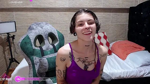 Snapshot of pretty_cristal69 chatting on 02/04/25, 10:13 pretty cristal69 online show from 02/04/25, 10:13