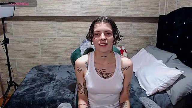 Snapshot of pretty_cristal69 chatting on 02/26/25, 10:31 pretty cristal69 online show from 02/26/25, 10:31