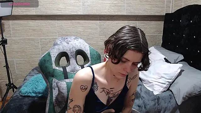 Snapshot of pretty_cristal69 chatting on 02/28/25, 04:21 pretty cristal69 online show from 02/28/25, 04:21