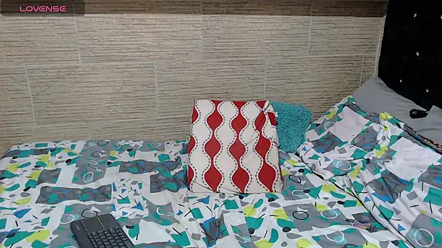 Snapshot of pretty_cristal69 chatting on 03/05/25, 06:33 pretty cristal69 online show from 03/05/25, 06:33