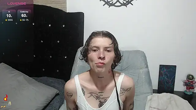 Snapshot of pretty_cristal69 chatting on 09/08/25, 10:42 pretty cristal69 online show from 09/08/25, 10:42