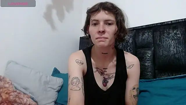 Snapshot of pretty_cristal69 chatting on 09/27/25, 02:22 pretty cristal69 online show from 09/27/25, 02:22