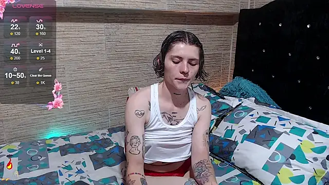 Snapshot of pretty_cristal69 chatting on 10/04/25, 12:14 pretty cristal69 online show from 10/04/25, 12:14