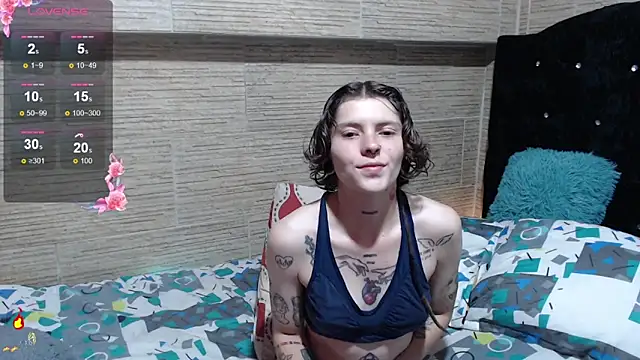 Snapshot of pretty_cristal69 chatting on 10/18/25, 12:24 pretty cristal69 online show from 10/18/25, 12:24